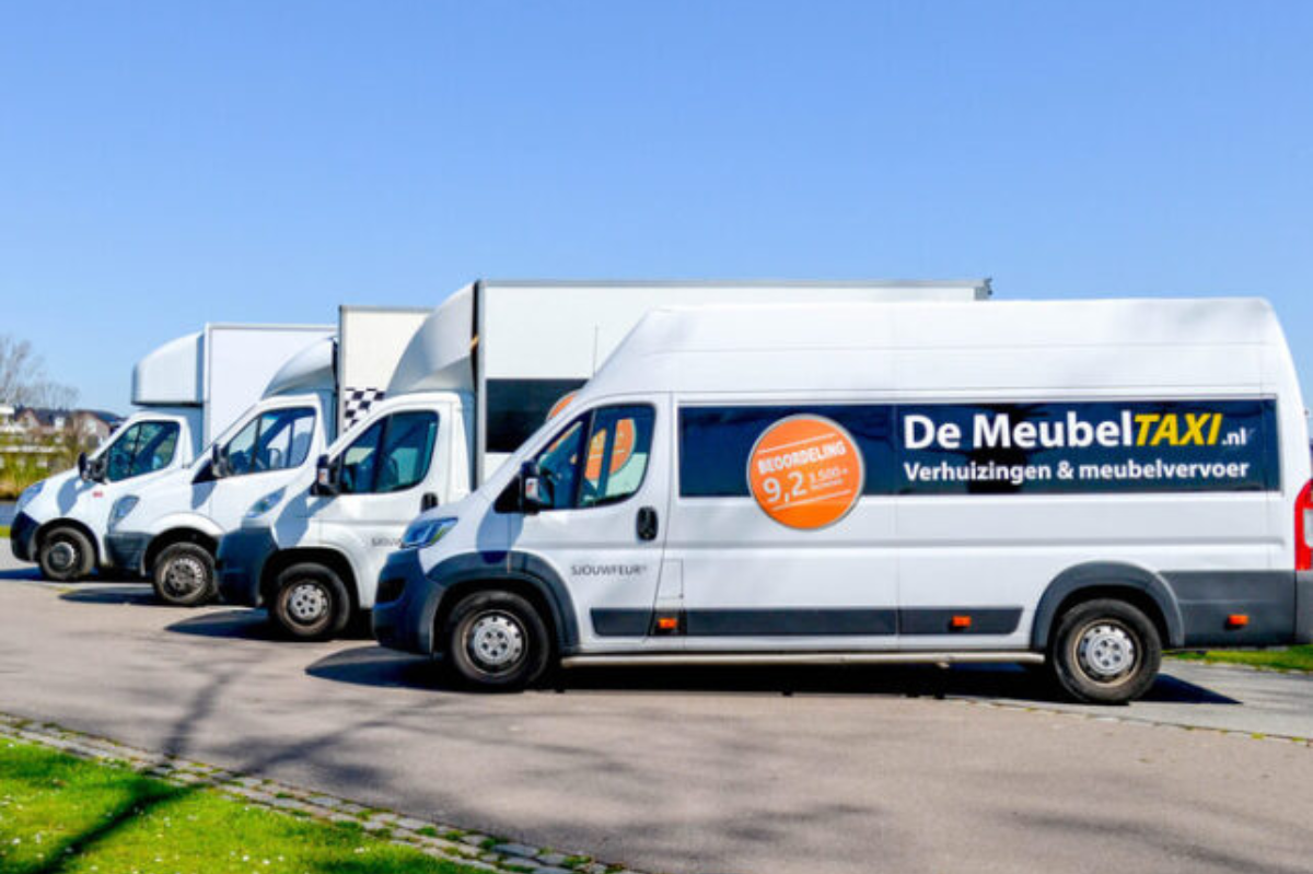 de-meubeltaxi-verhuisbus